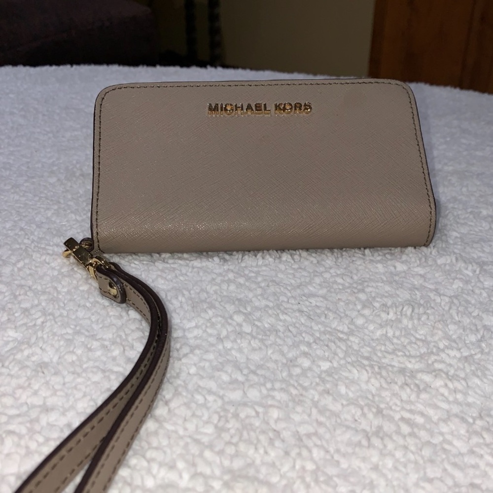 Michael Kors tan leather wristlet